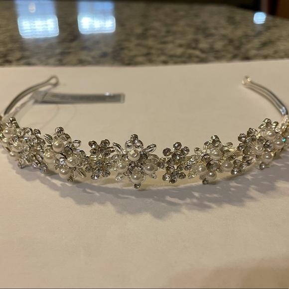 David’s Bridal Tiara (never worn) main image 4